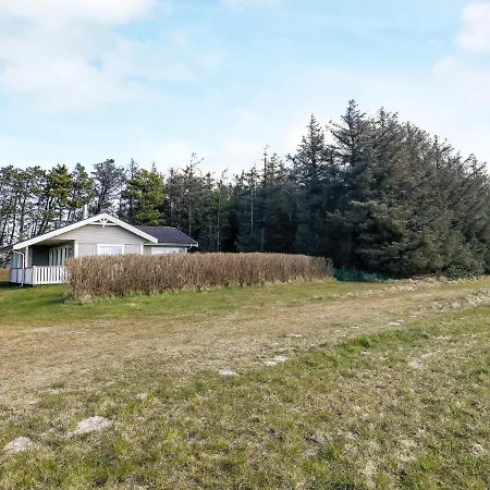 4 Star Holiday Home In L Kken *